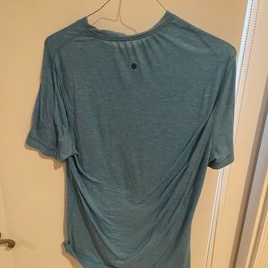 Lululemon Fitted Large T- Shirt - Blue